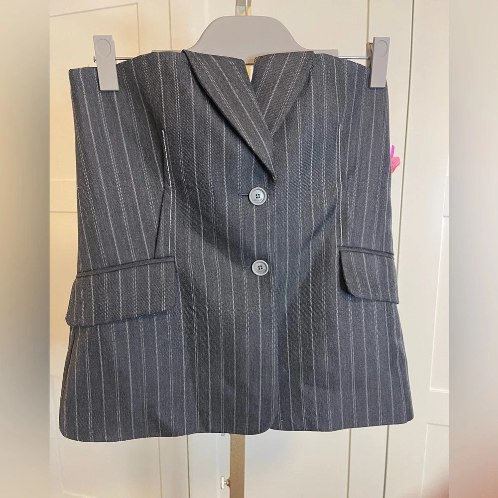 NWOT: SIMKHAI Gray Pinstripe Bustier Strapless Top Size 10 - Picture 5 of 13
